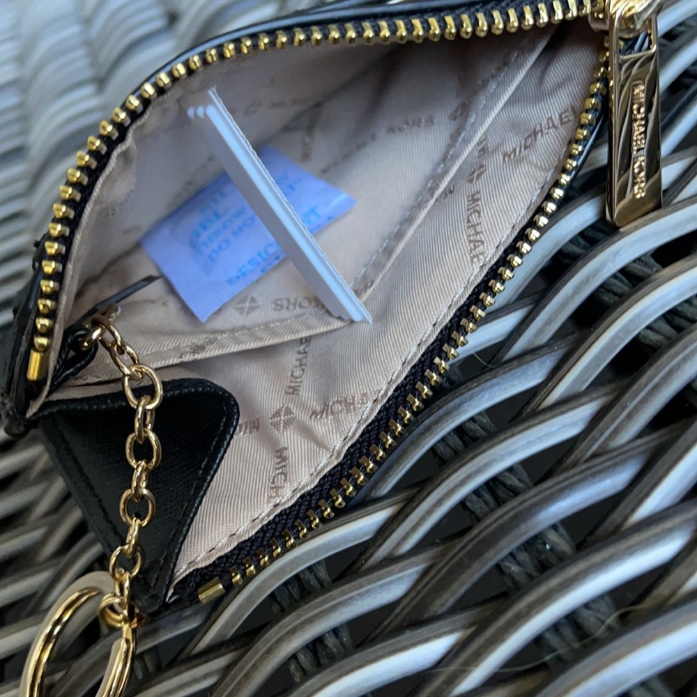 NEW YORK CITY Jet Set Travel Sm TZ Coinpouch - Picture 12 of 16